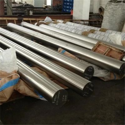 Barra redonda de acero inoxidable de superficie pulida con tratamiento térmico personalizado